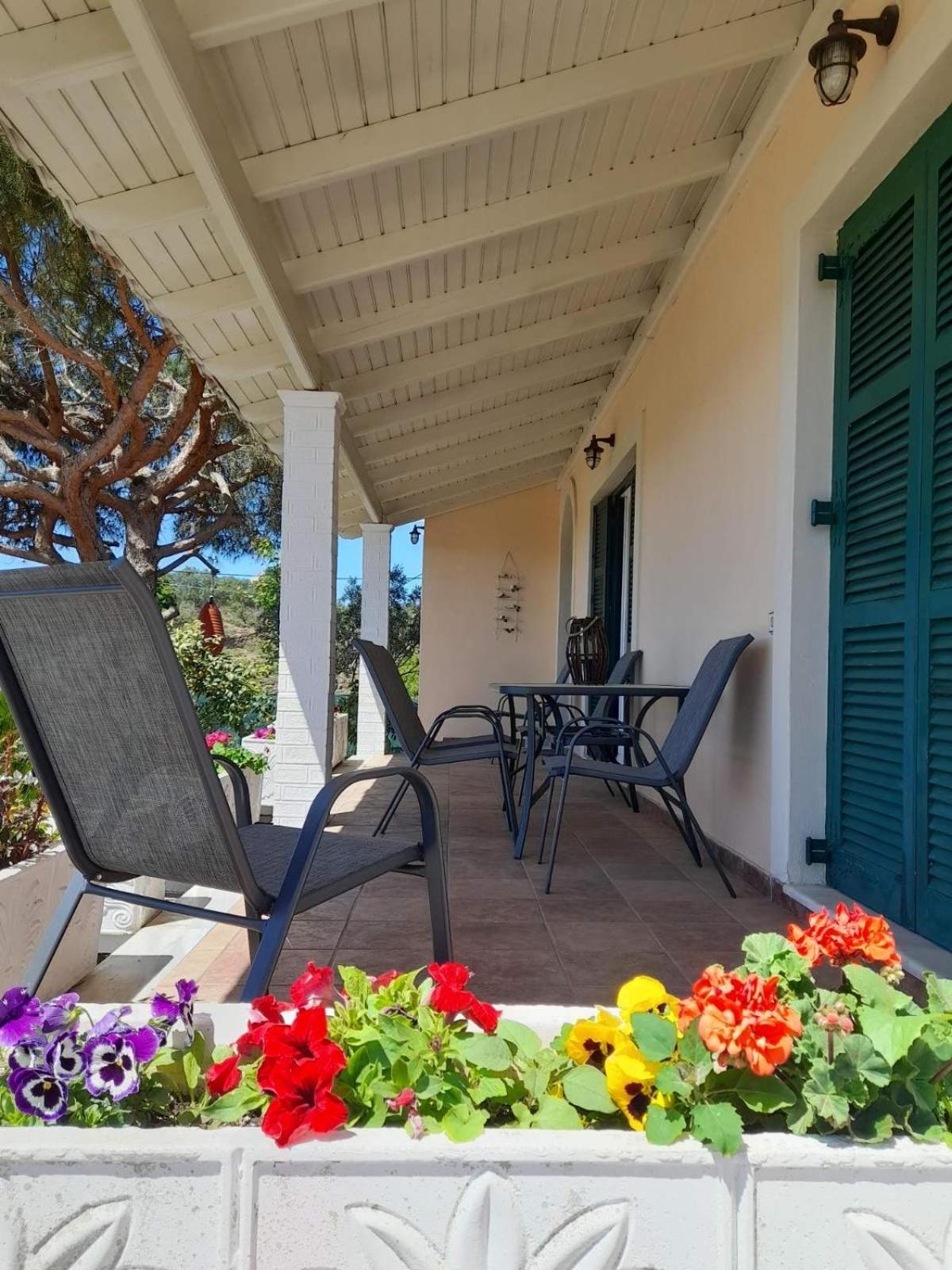 Apartment Helenik House Halikounas